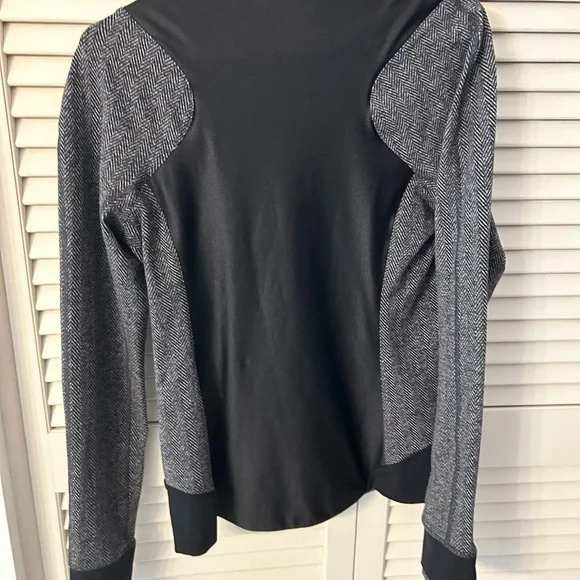 Lululemon‎ Emerge Renewed Jacket Giant Herringbone Heathered Black Sz 10 - Picture 6 of 7